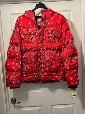 Levi’s Red Bandana‑Print Puffer Jacket